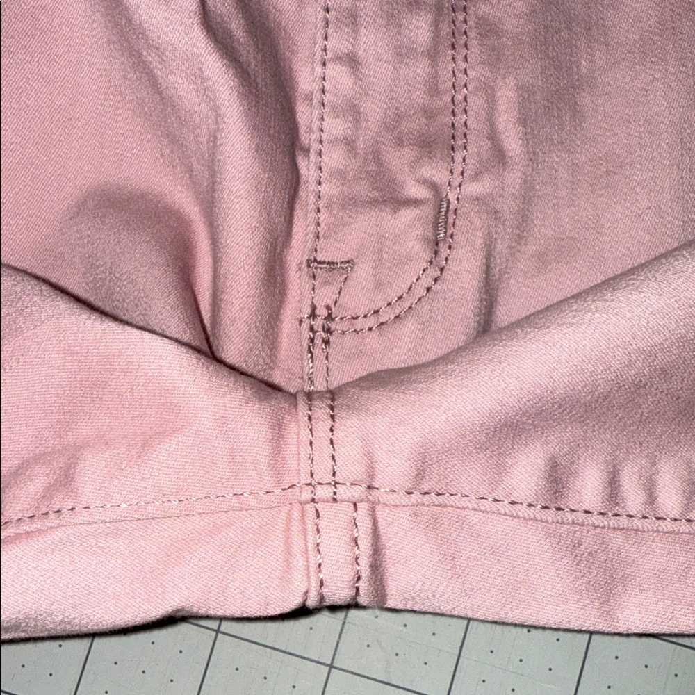 Lee Women's Soft Pink Capri Jeans size 12 - Picture 8 of 12